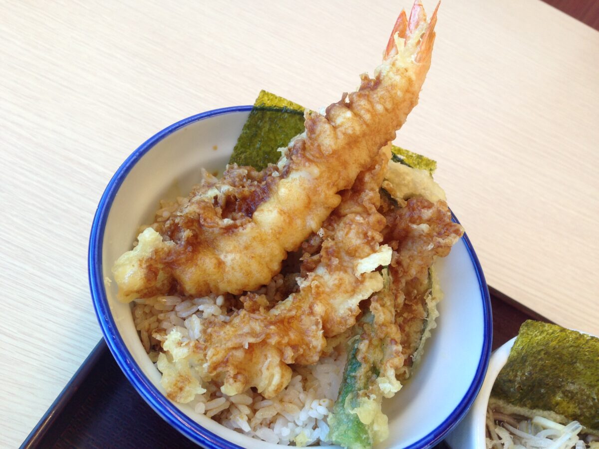 相性も満足度も抜群！天丼・天ぷら本舗 さん天 草加松江店で「上海老天丼＆ミニ温そば」を食べてきたよ！ - 三郷ぐらし - 埼玉県三郷市の地域情報ブログ
