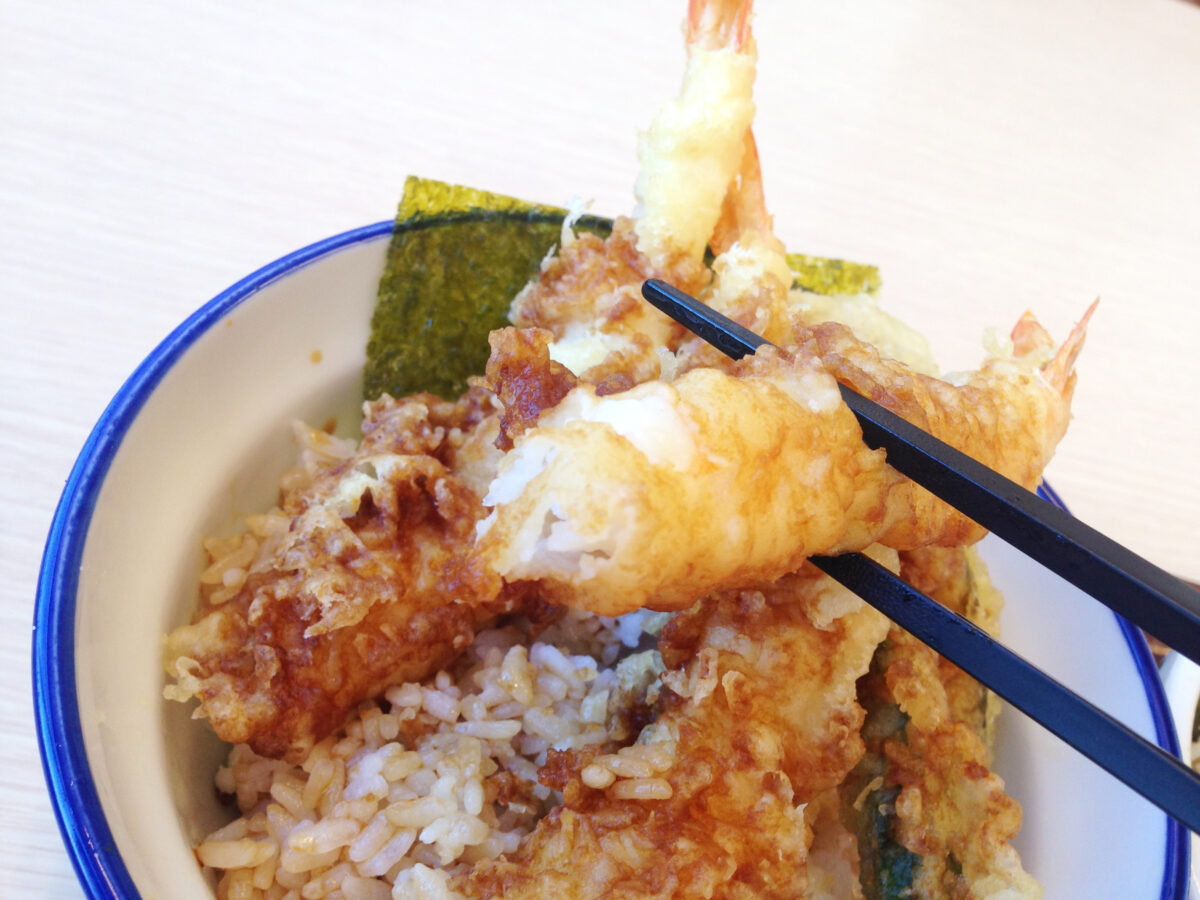 相性も満足度も抜群！天丼・天ぷら本舗 さん天 草加松江店で「上海老天丼＆ミニ温そば」を食べてきたよ！ - 三郷ぐらし - 埼玉県三郷市の地域情報ブログ