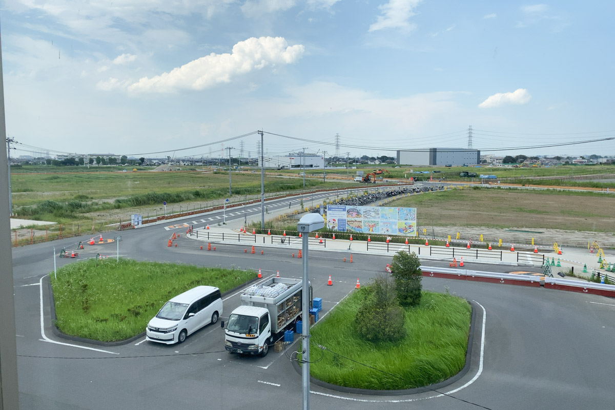 吉川美南駅東口前の再開発エリアのメインストリートが越谷流山線と繋がる！越谷流山線沿いには物流倉庫も完成 | 三郷ぐらし - 埼玉県三郷市の地域情報ブログ